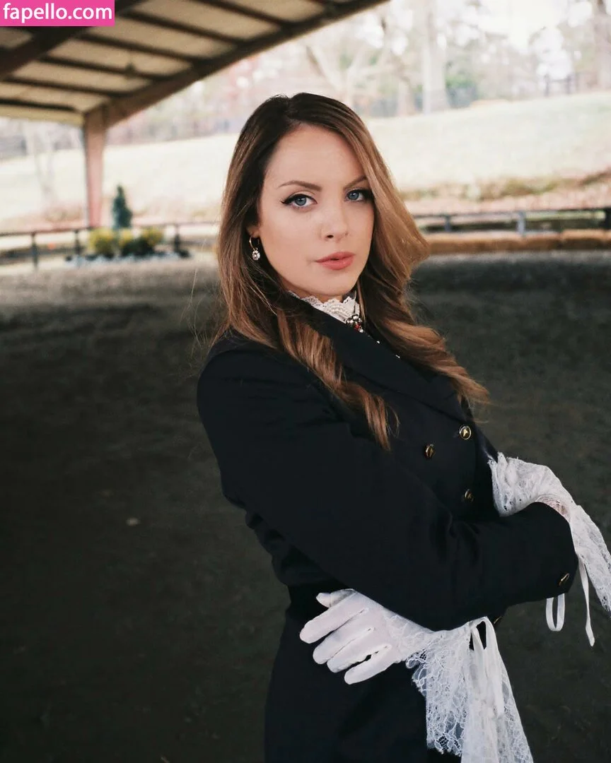 Elizabeth Gillies Onlyfans Photo Gallery 