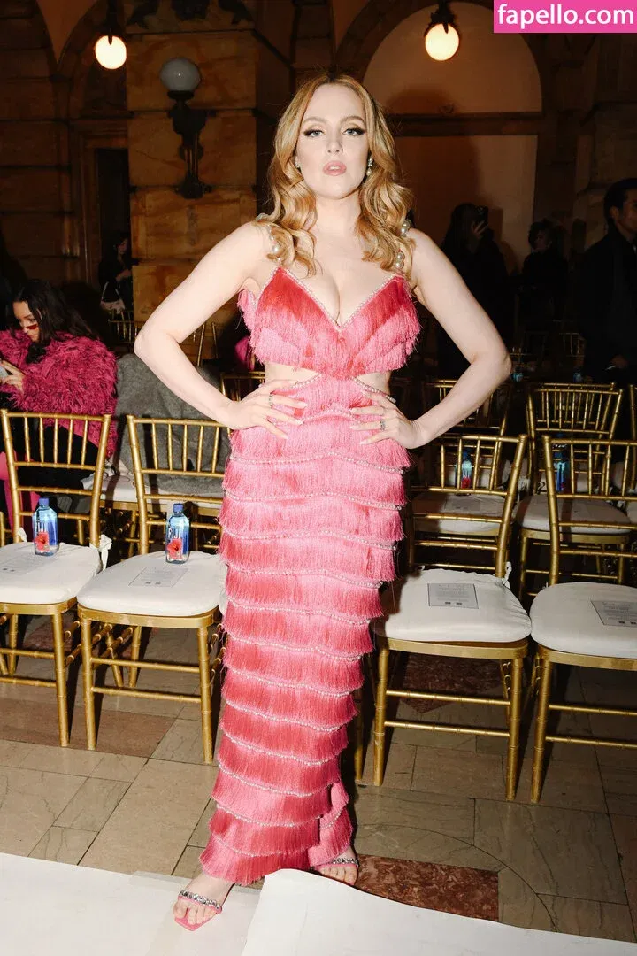 Elizabeth Gillies Onlyfans Photo Gallery 