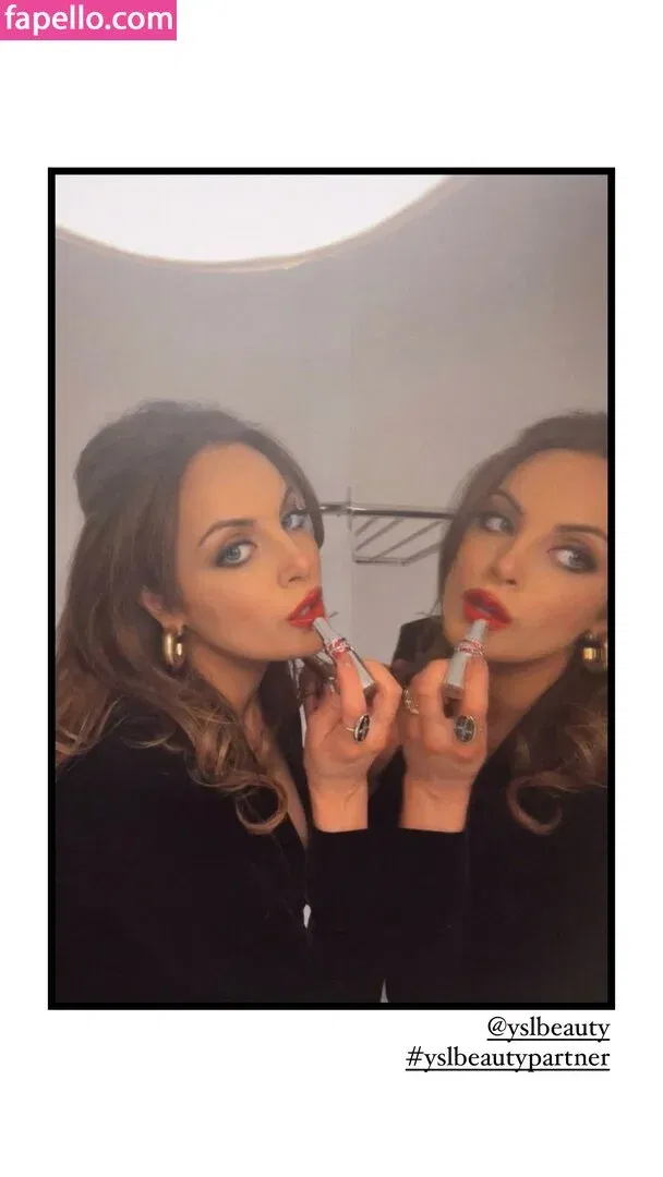 Elizabeth Gillies Onlyfans Photo Gallery 