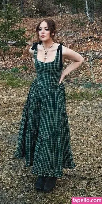 Elizabeth Gillies Onlyfans Photo Gallery 