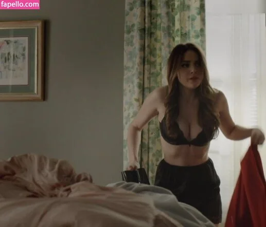 Elizabeth Gillies Onlyfans Photo Gallery 