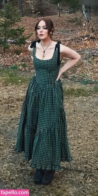 Elizabeth Gillies Onlyfans Photo Gallery 