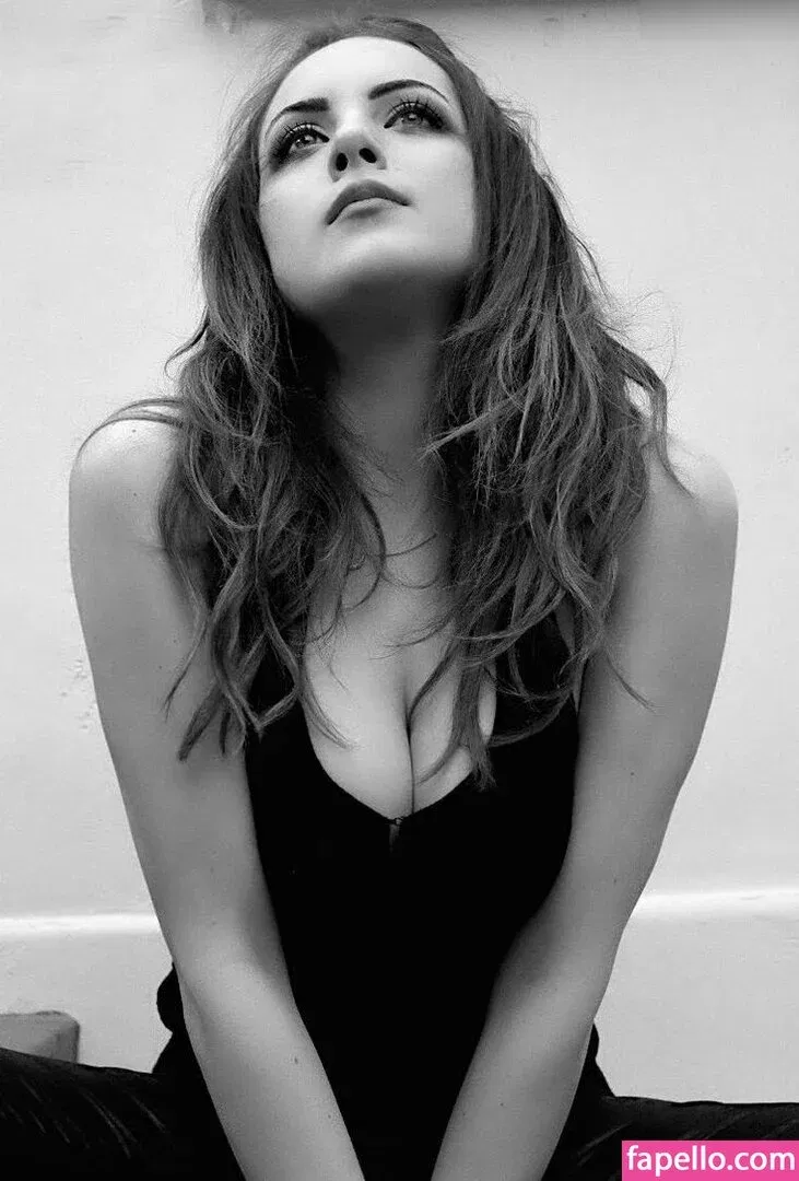 Elizabeth Gillies Onlyfans Photo Gallery 