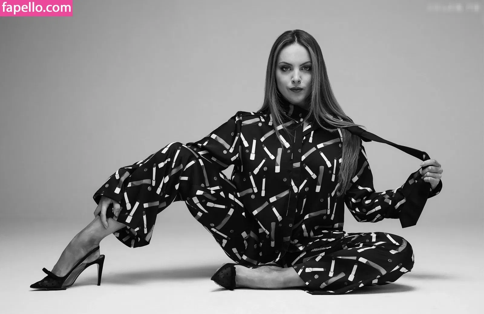 Elizabeth Gillies Onlyfans Photo Gallery 