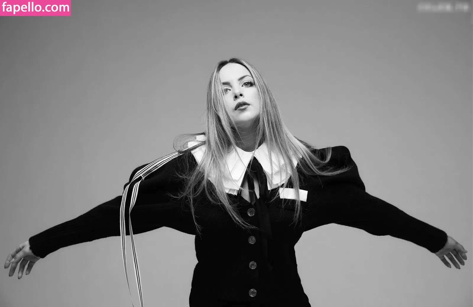 Elizabeth Gillies Onlyfans Photo Gallery 