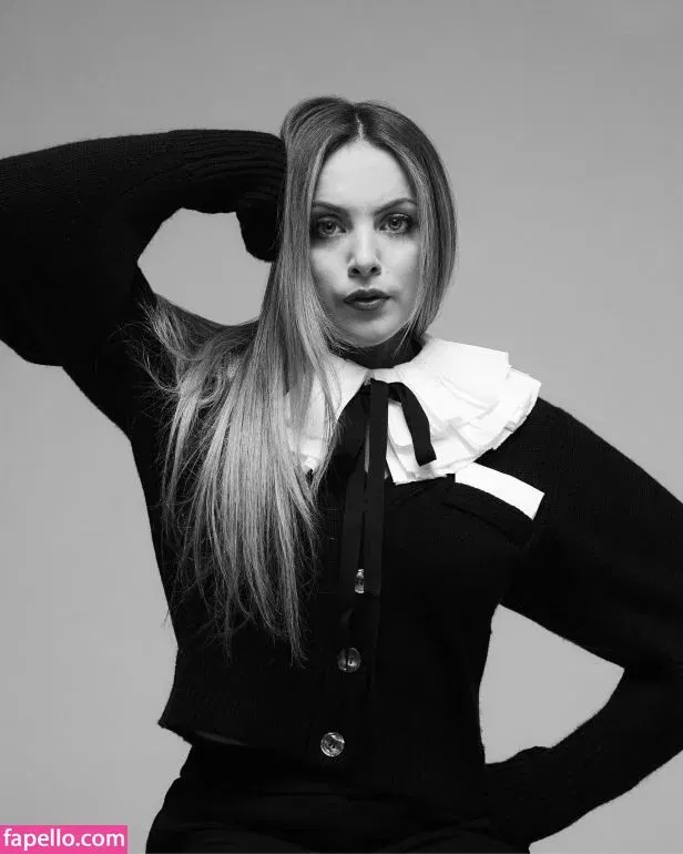 Elizabeth Gillies Onlyfans Photo Gallery 