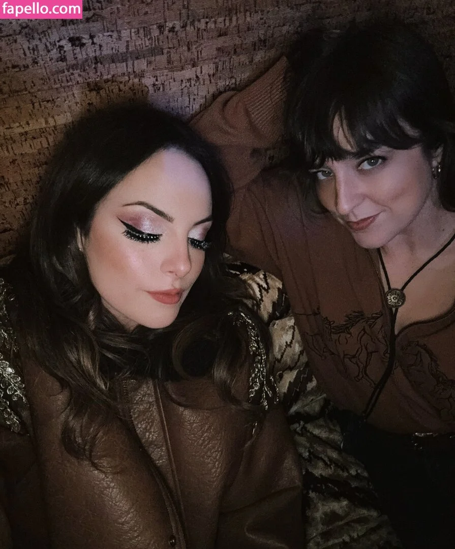 Elizabeth Gillies Onlyfans Photo Gallery 