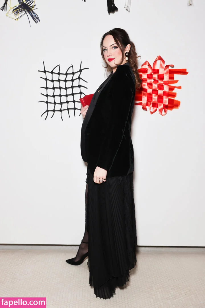 Elizabeth Gillies Onlyfans Photo Gallery 