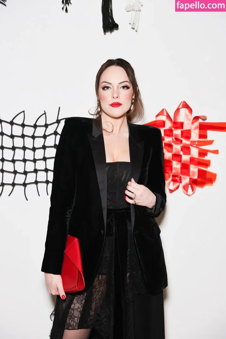 Elizabeth Gillies Onlyfans Photo Gallery 