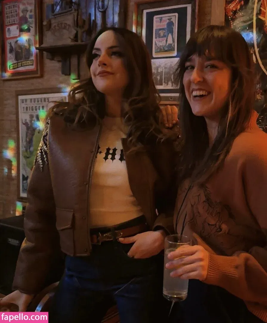 Elizabeth Gillies Onlyfans Photo Gallery 