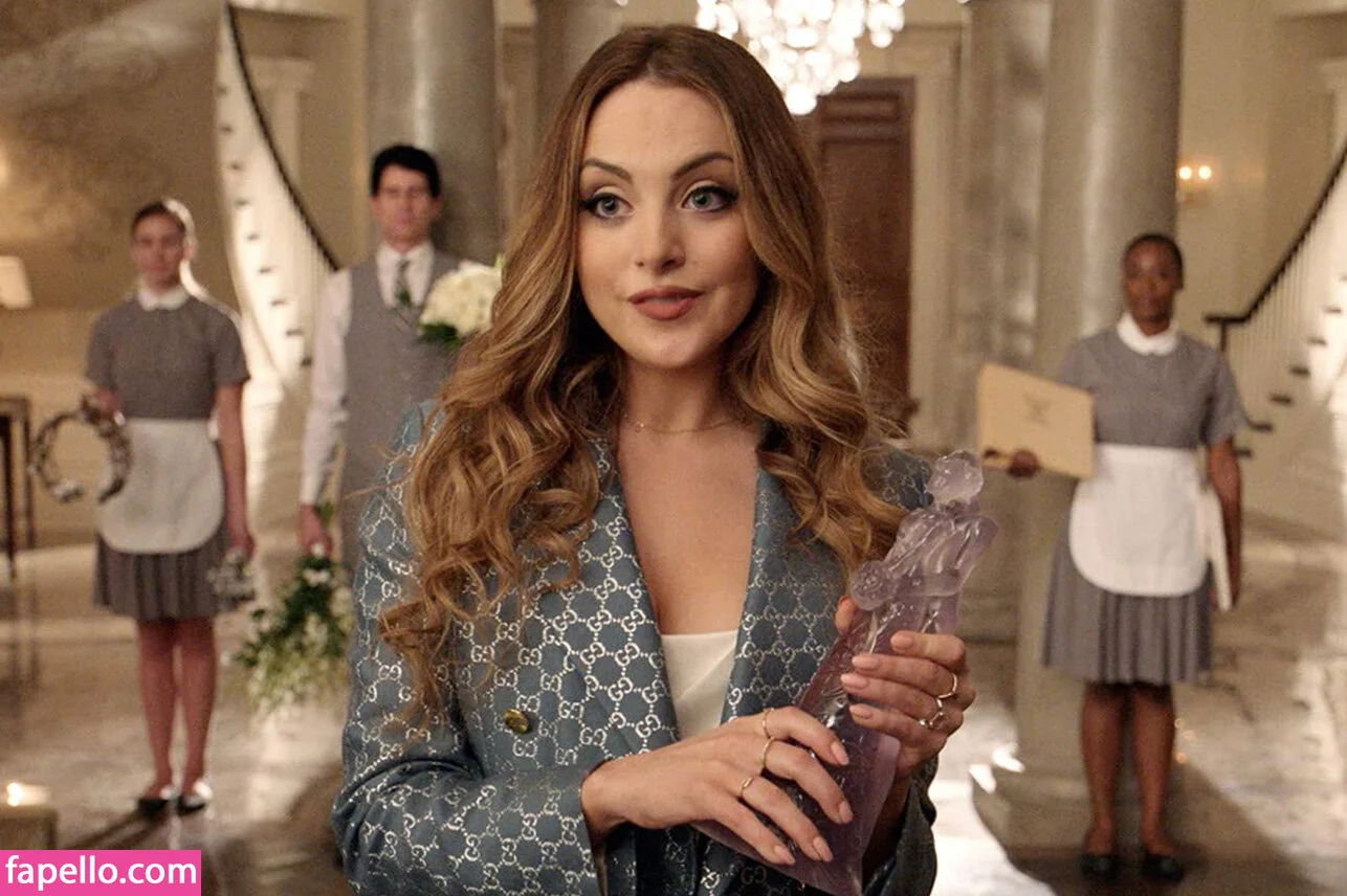 Elizabeth Gillies Onlyfans Photo Gallery 