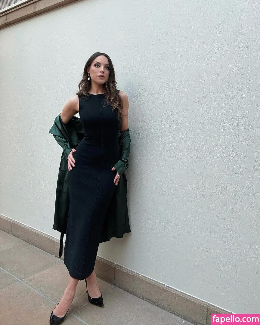 Elizabeth Gillies Onlyfans Photo Gallery 