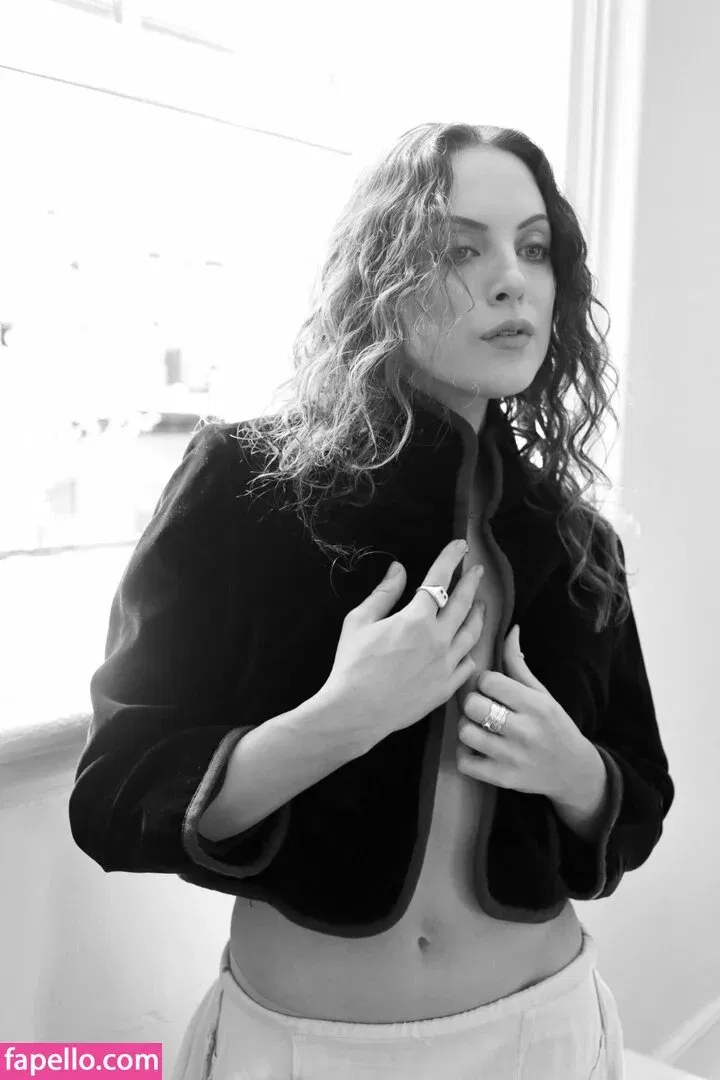 Elizabeth Gillies Onlyfans Photo Gallery 