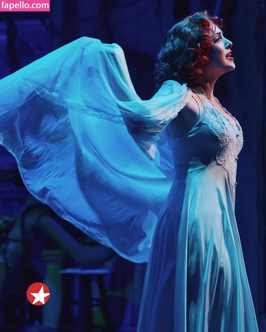 Elizabeth Gillies Onlyfans Photo Gallery 