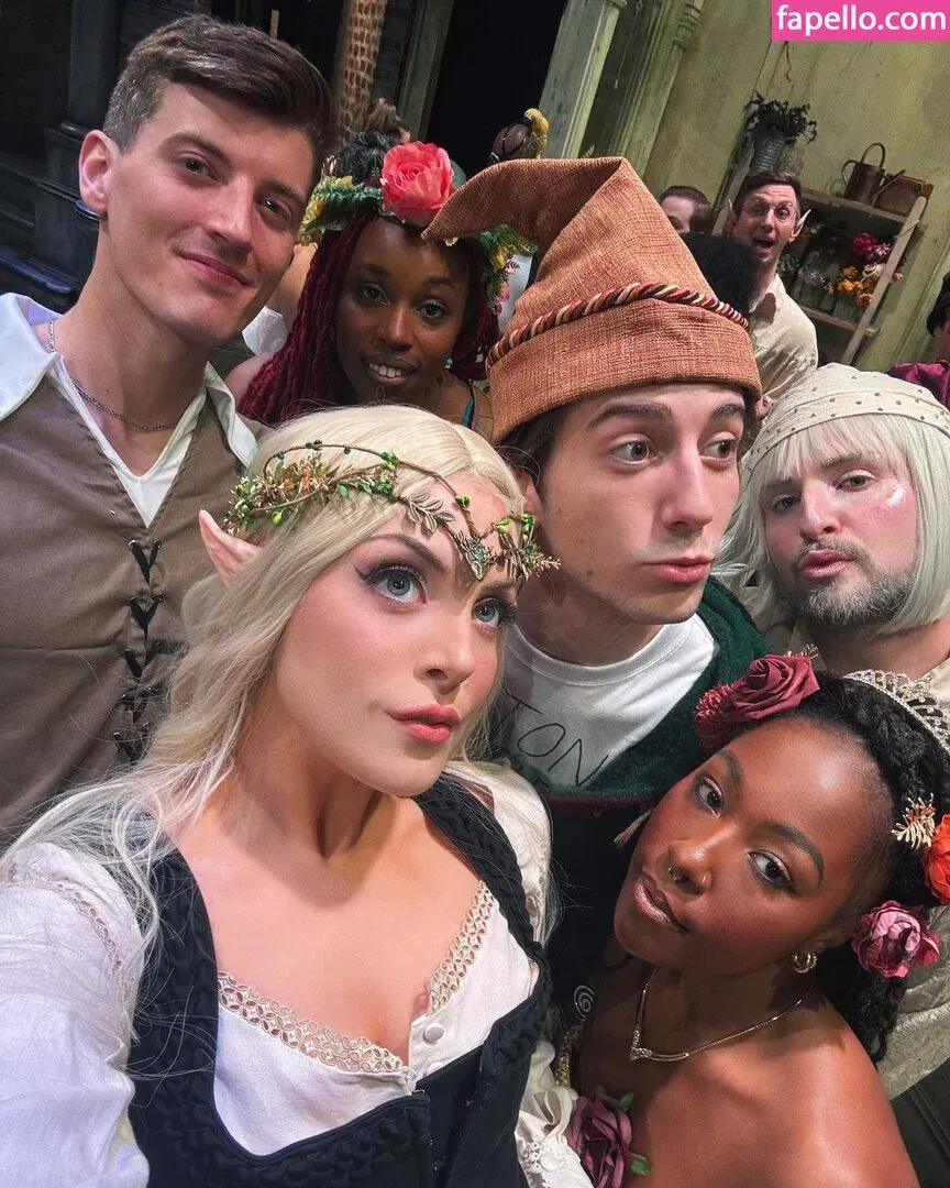 Elizabeth Gillies Onlyfans Photo Gallery 