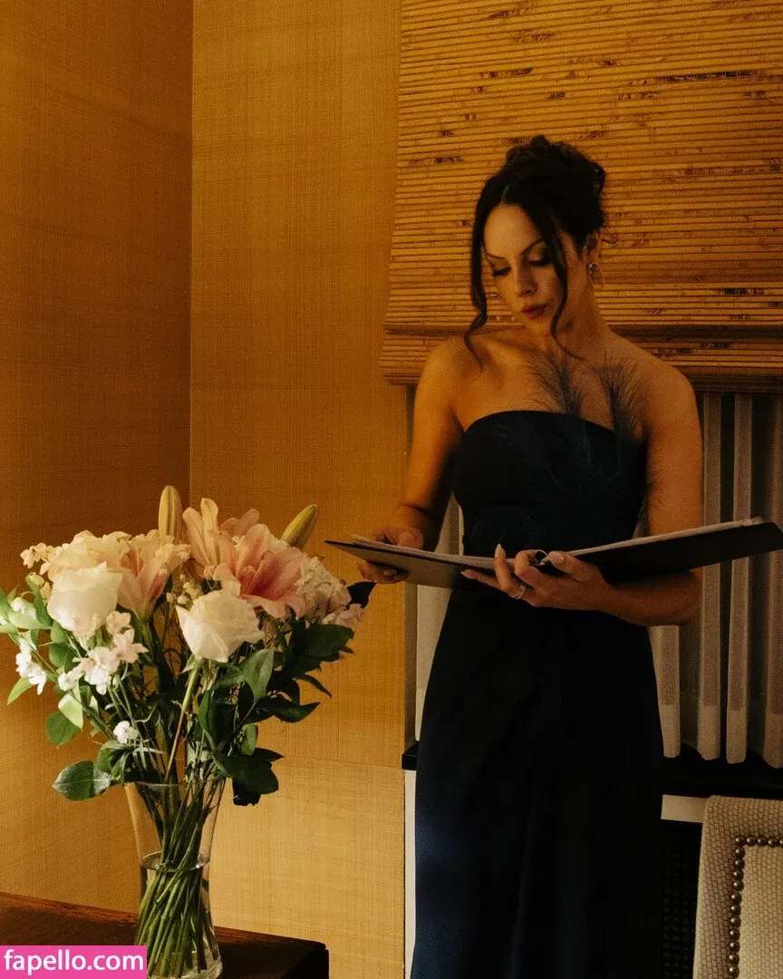 Elizabeth Gillies Onlyfans Photo Gallery 