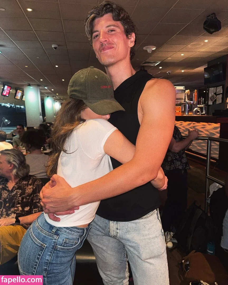 Elizabeth Gillies Onlyfans Photo Gallery 