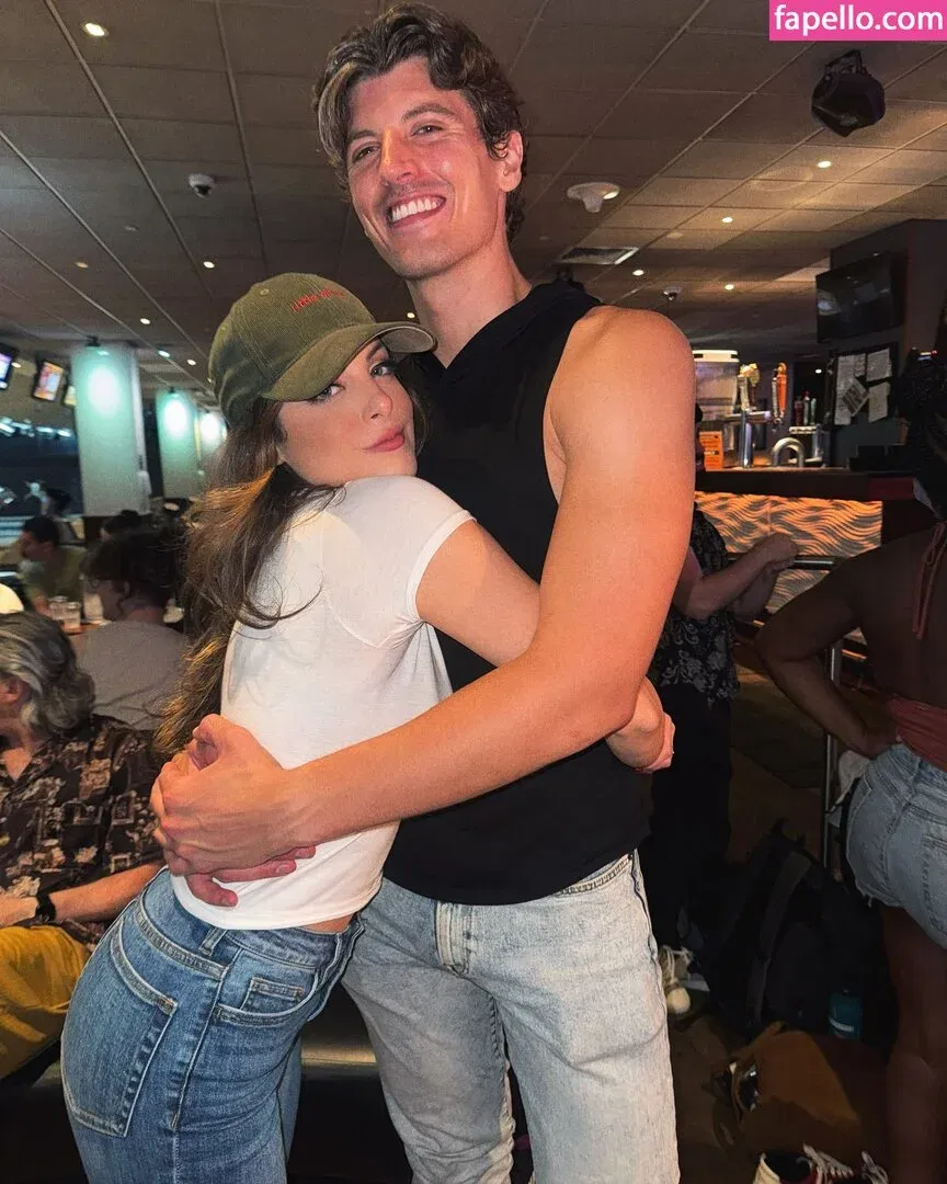 Elizabeth Gillies Onlyfans Photo Gallery 