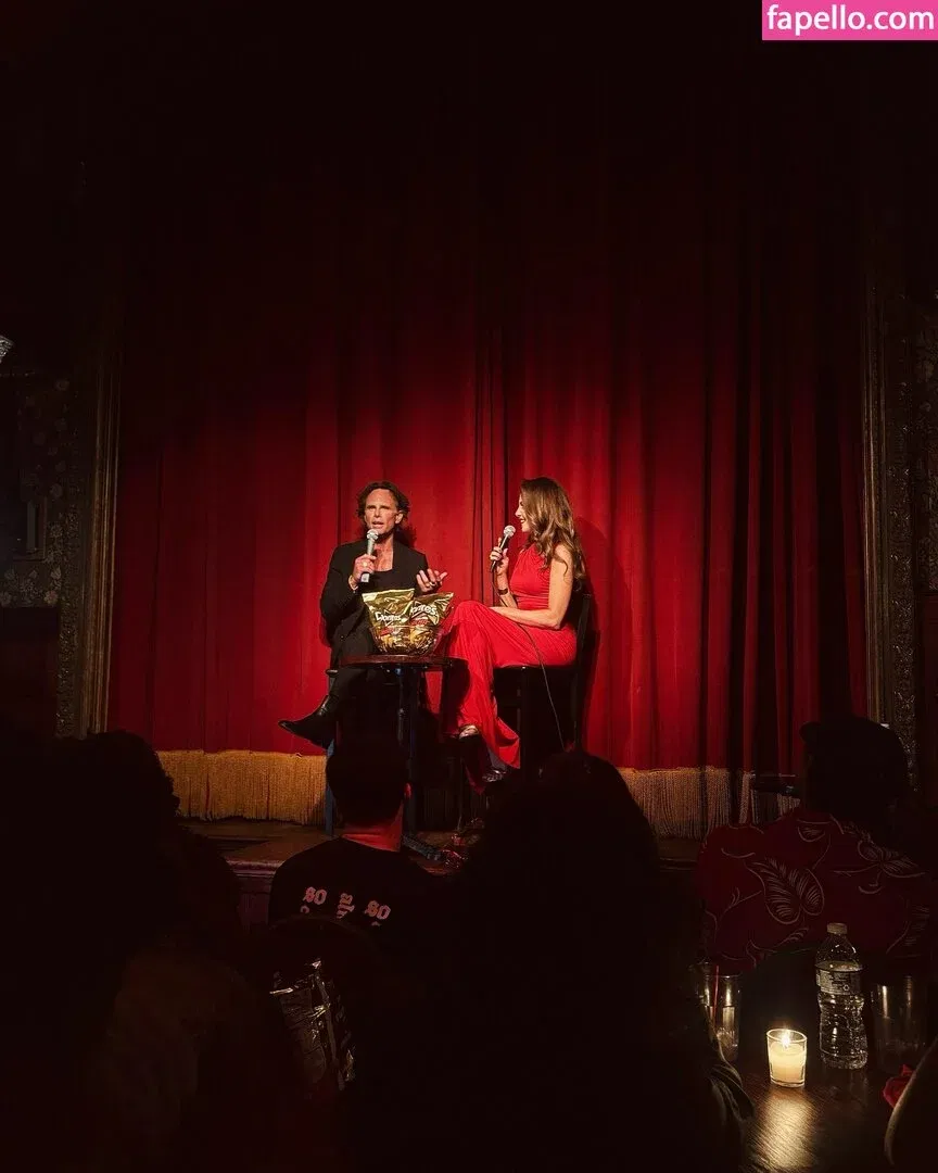 Elizabeth Gillies Onlyfans Photo Gallery 