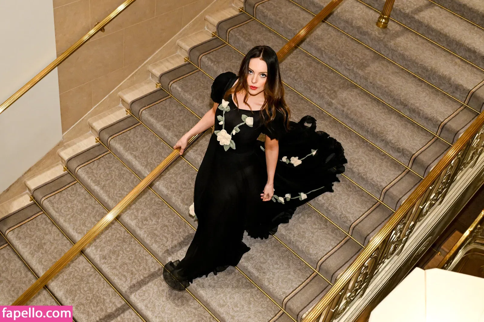 Elizabeth Gillies Onlyfans Photo Gallery 