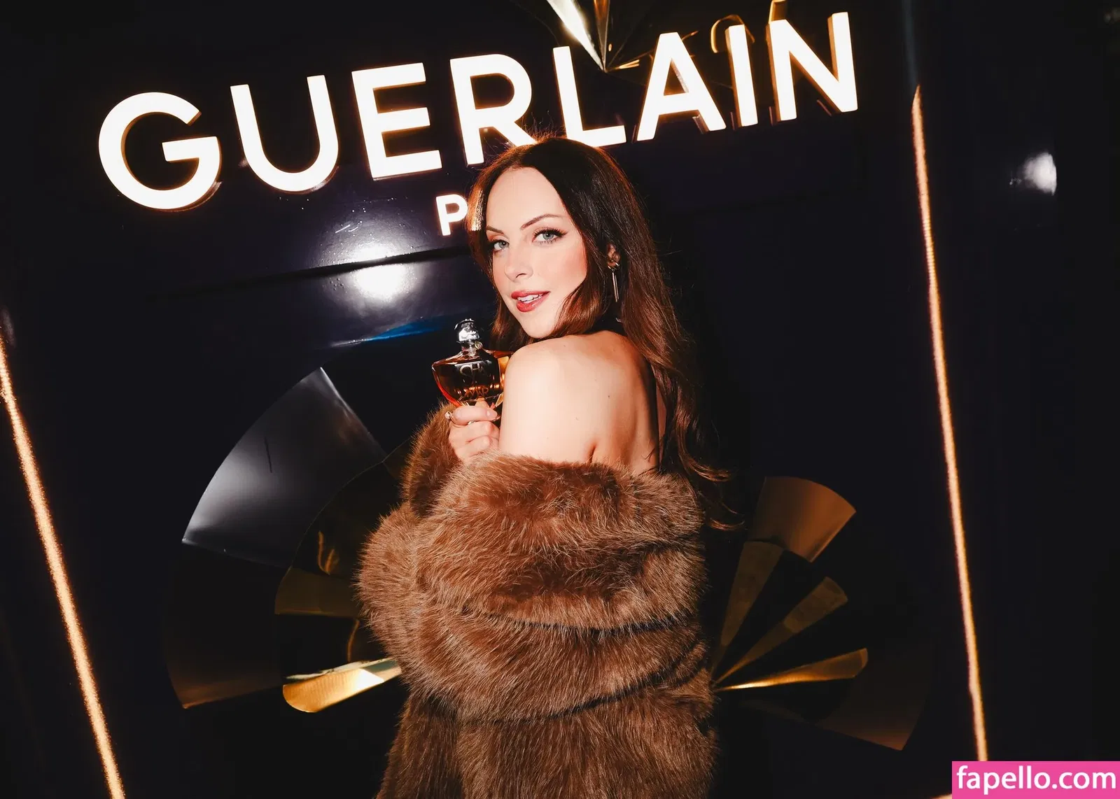 Elizabeth Gillies Onlyfans Photo Gallery 