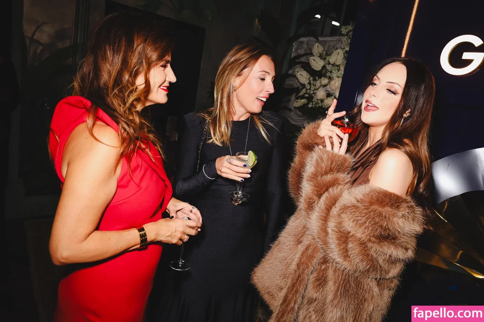 Elizabeth Gillies Onlyfans Photo Gallery 