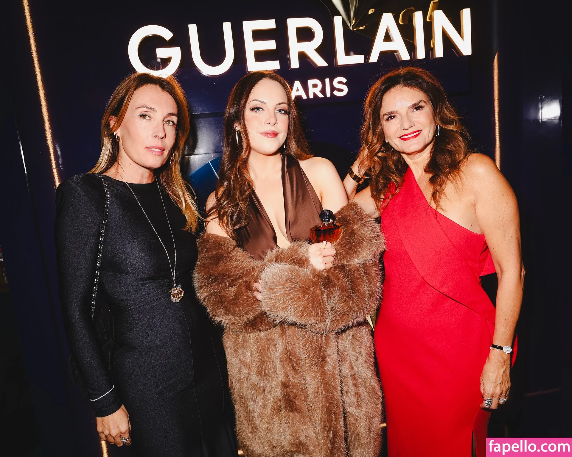 Elizabeth Gillies Onlyfans Photo Gallery 