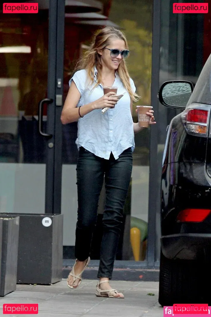 Teresa Palmer Onlyfans Photo Gallery 