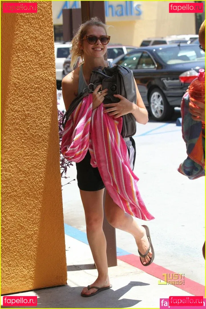 Teresa Palmer Onlyfans Photo Gallery 