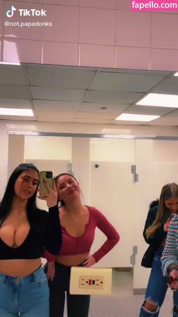 alex.papadonker Onlyfans Photo Gallery 