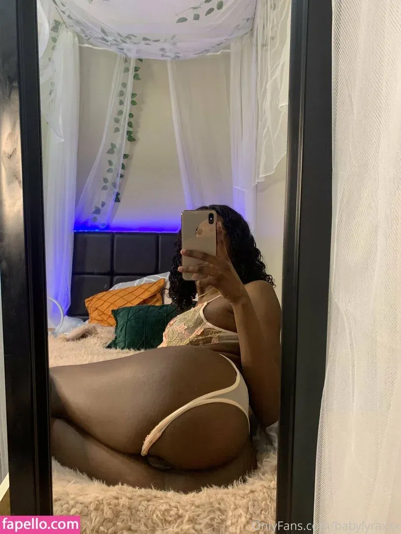 babylyraxxx Onlyfans Photo Gallery 