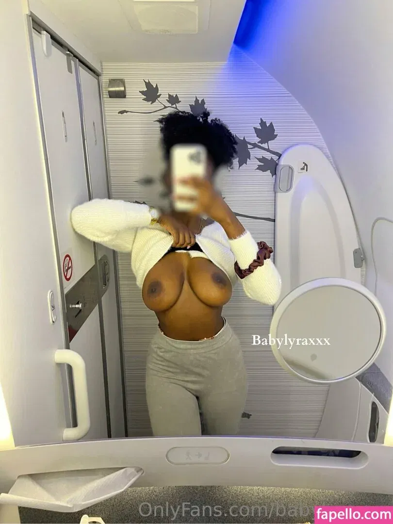 babylyraxxx Onlyfans Photo Gallery 