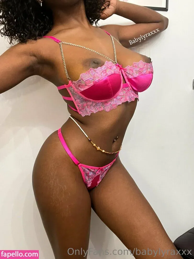 babylyraxxx Onlyfans Photo Gallery 