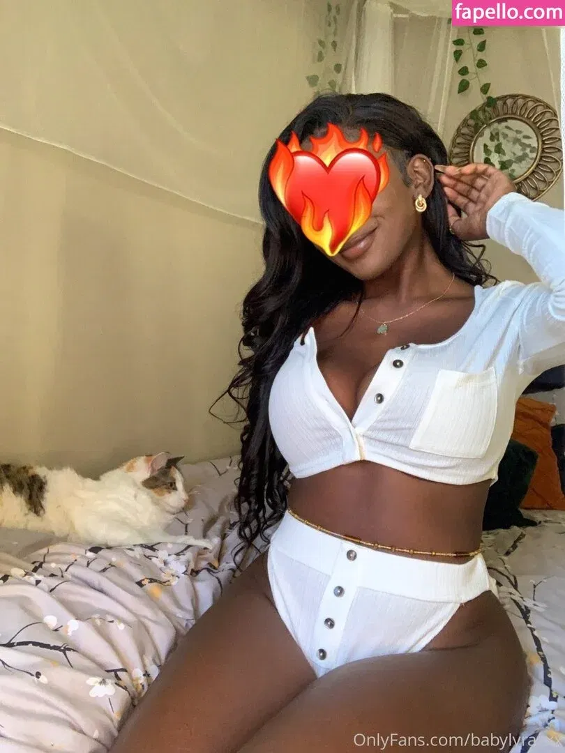 babylyraxxx Onlyfans Photo Gallery 