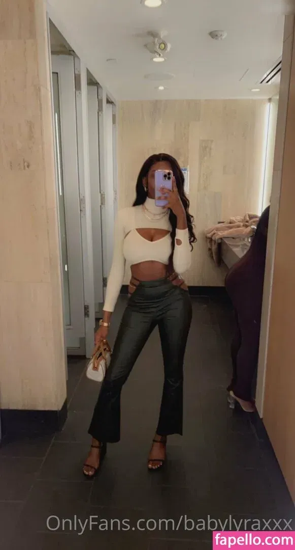babylyraxxx Onlyfans Photo Gallery 