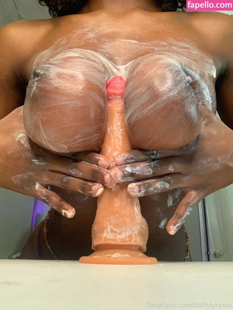 babylyraxxx Onlyfans Photo Gallery 