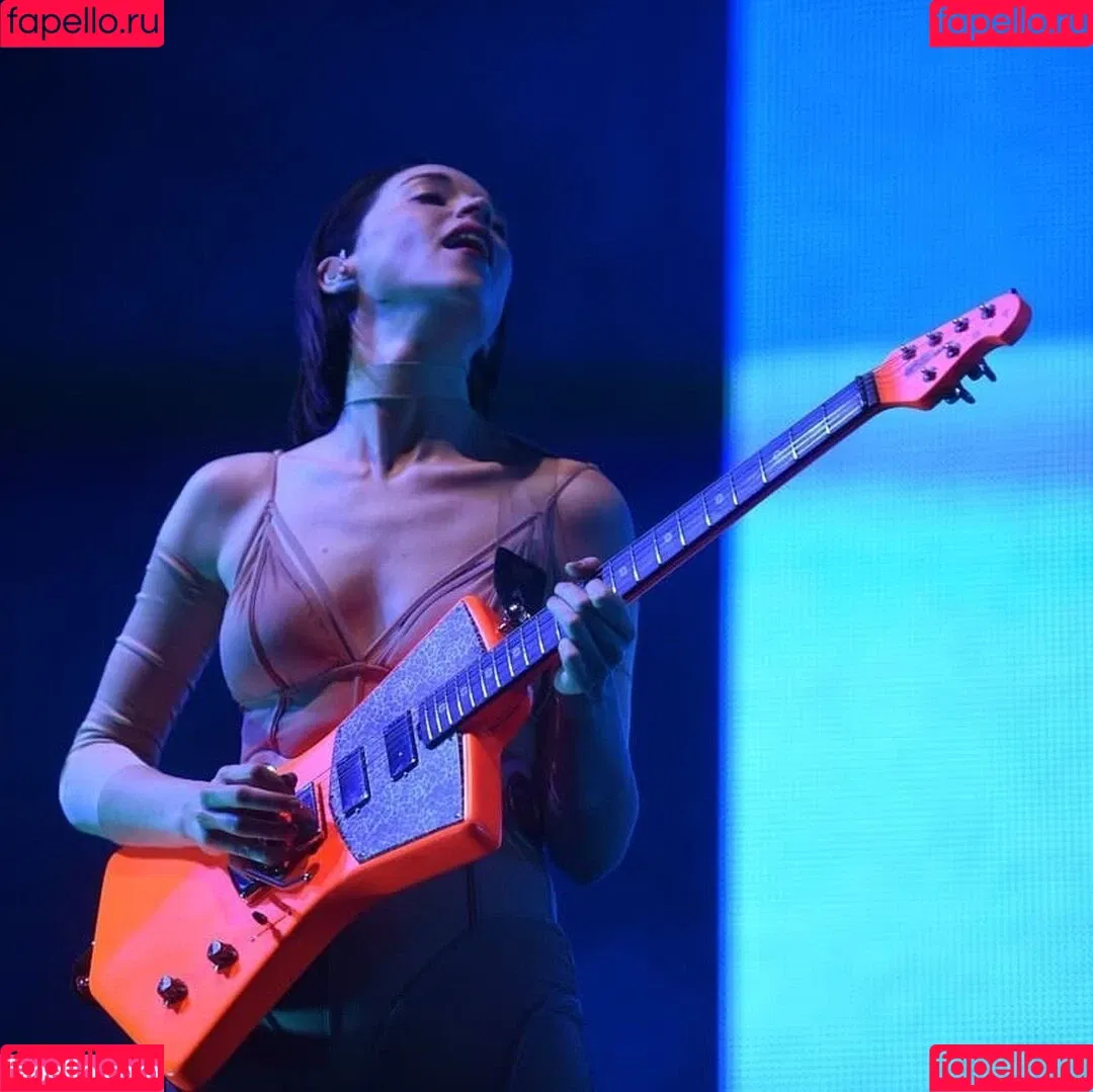 St Vincent Onlyfans Photo Gallery 