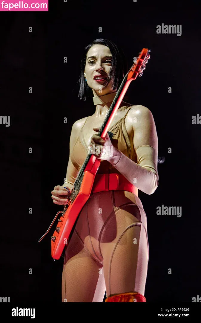 St Vincent Onlyfans Photo Gallery 