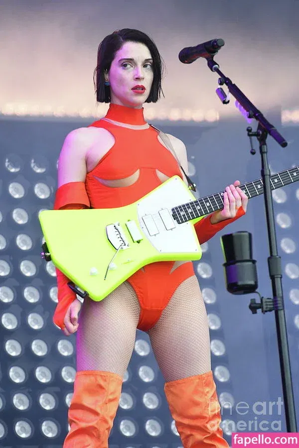 St Vincent Onlyfans Photo Gallery 