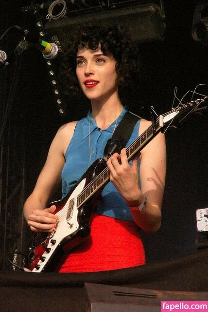 St Vincent Onlyfans Photo Gallery 