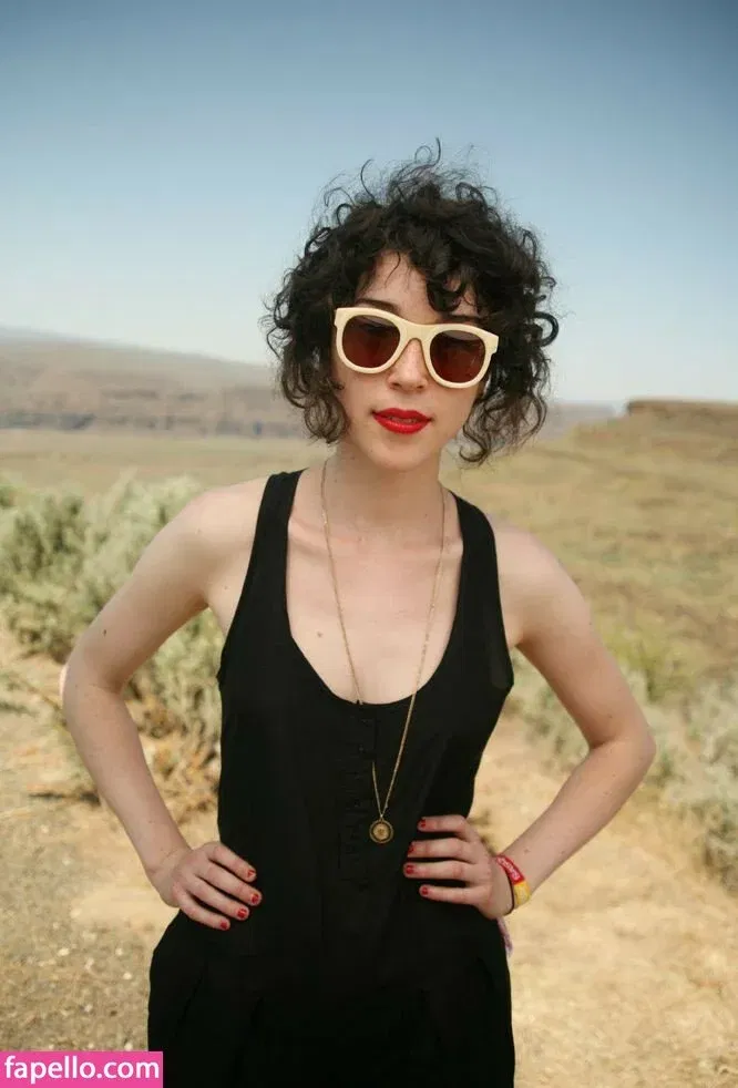 St Vincent Onlyfans Photo Gallery 