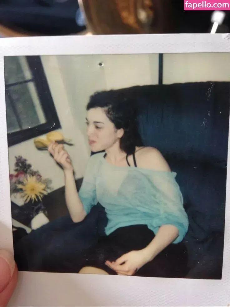 St Vincent Onlyfans Photo Gallery 