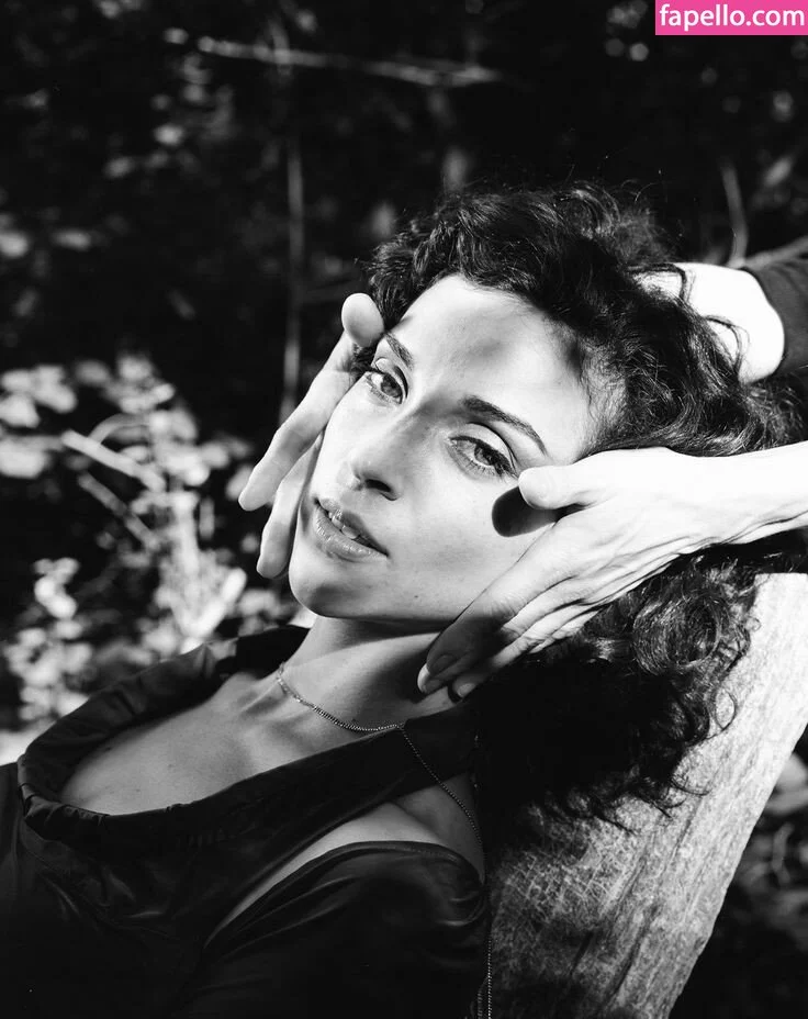 St Vincent Onlyfans Photo Gallery 