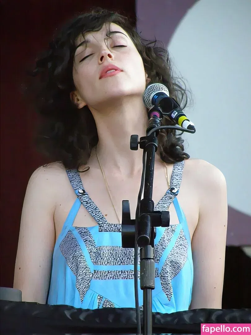 St Vincent Onlyfans Photo Gallery 