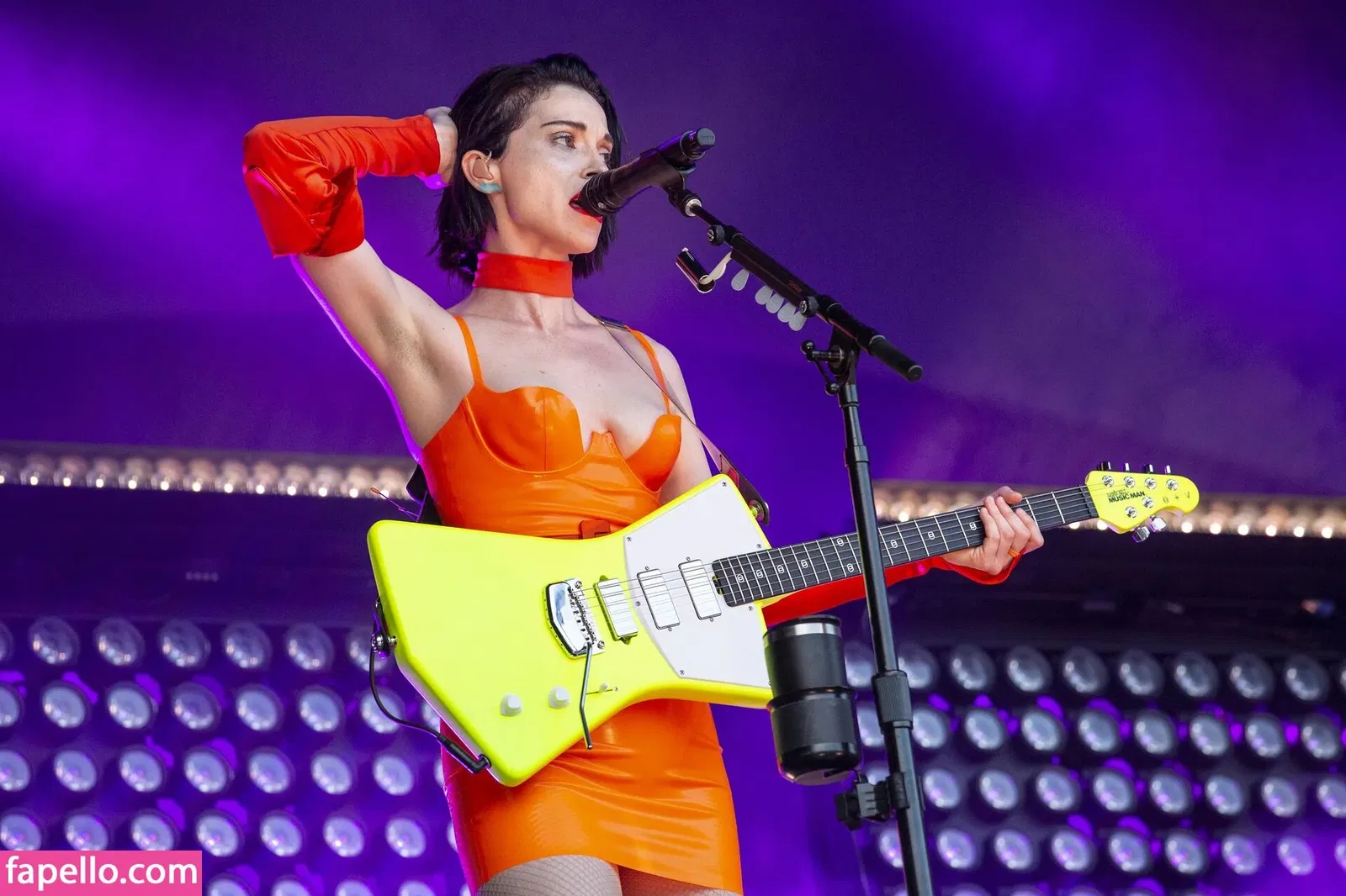 St Vincent Onlyfans Photo Gallery 