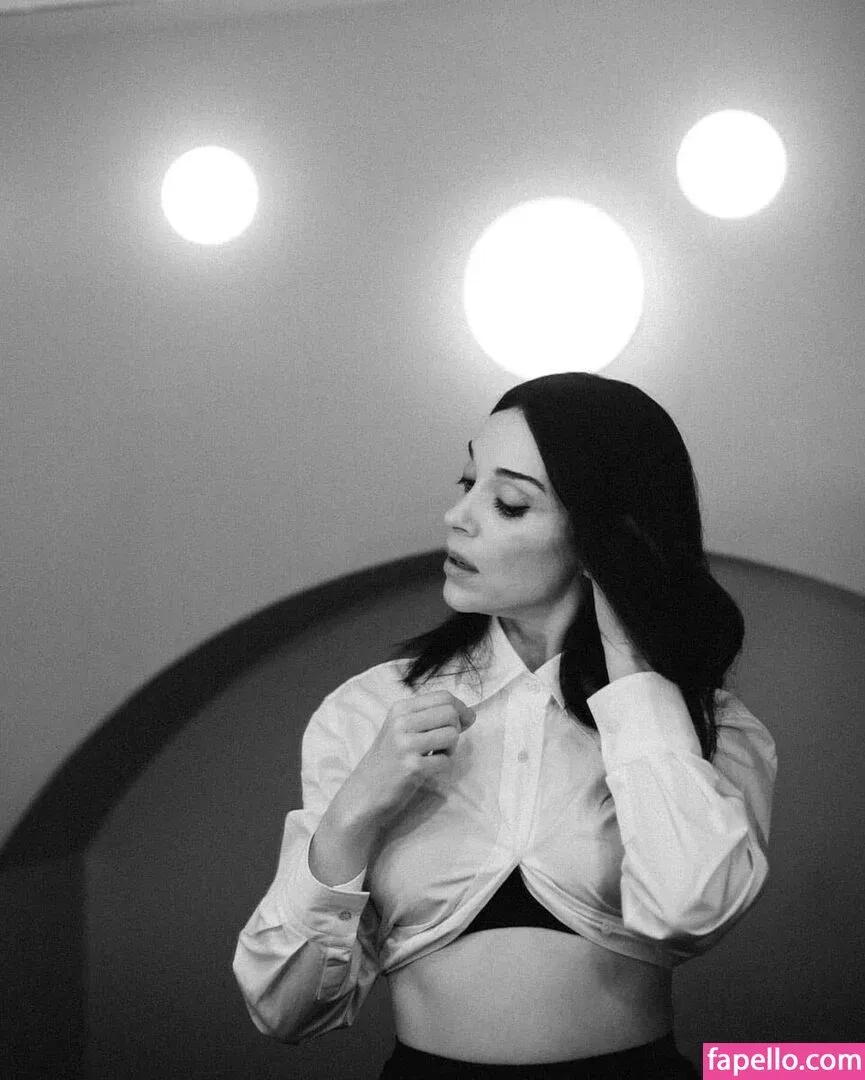 St Vincent Onlyfans Photo Gallery 