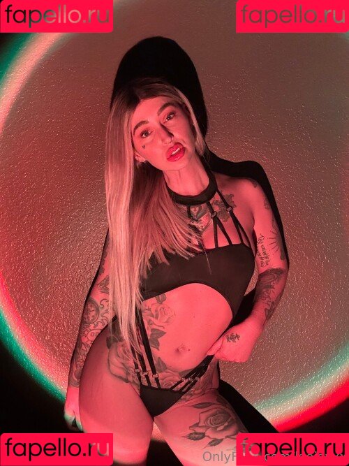 Kleio Valentien Onlyfans Photo Gallery 