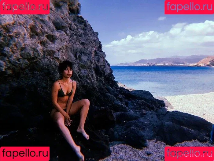 Anna Castillo Onlyfans Photo Gallery 