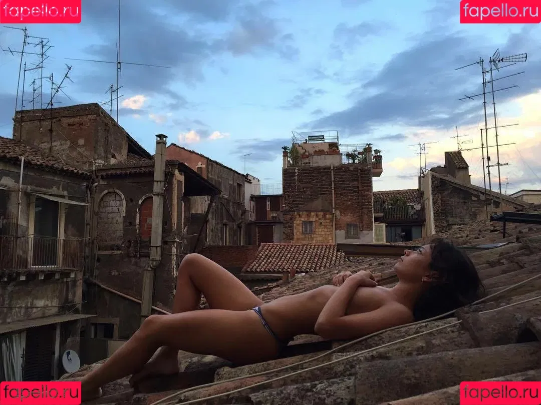 Anna Castillo Onlyfans Photo Gallery 