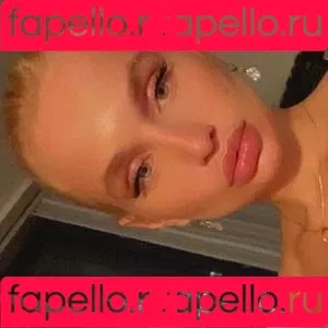 Zoie Burgher Onlyfans Photo Gallery 